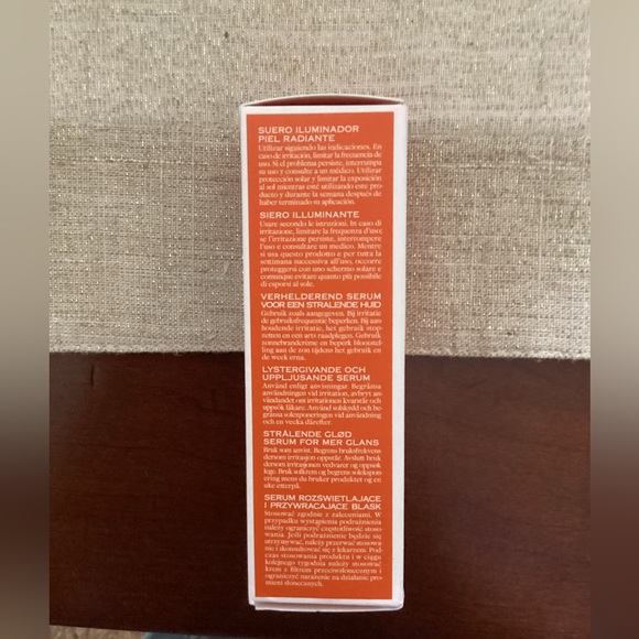 NIP Origins GINZING Into the Glow Brightening Serum, Retail $49. - Picture 3 of 7